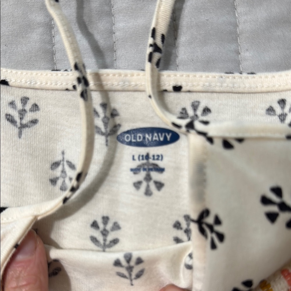 Old Navy Ivory and Black Patterned Tank